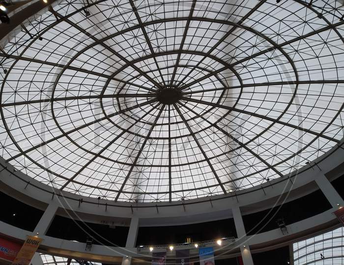 symetrical ceiling