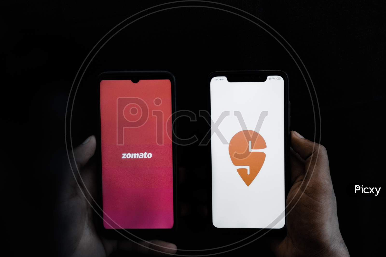 Swiggy and Zomato online apps