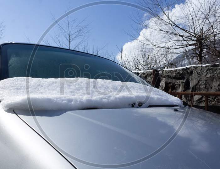 Snow covered car in Himachal Pradesh