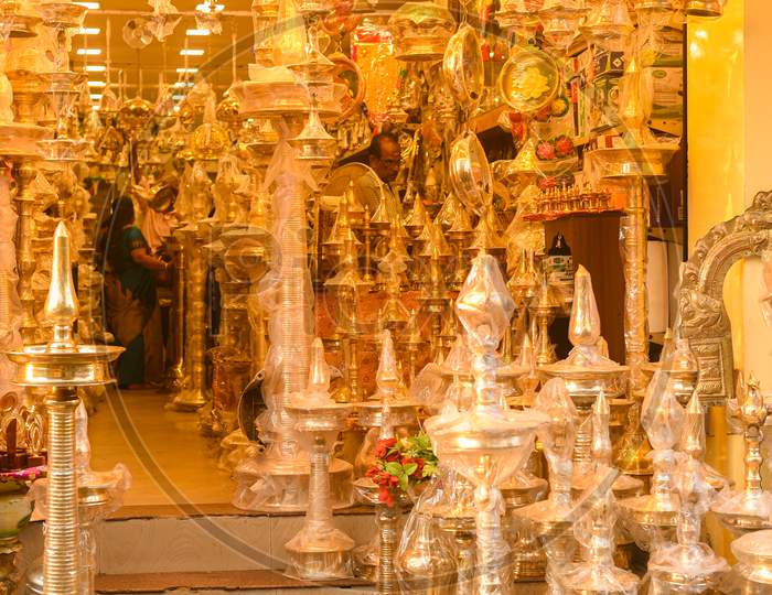 Brass oil lamp shop, Chalai Bazaar Trivandrum, Kerala