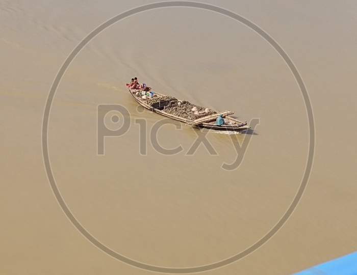 Picture of this boat crossing on the Ganges