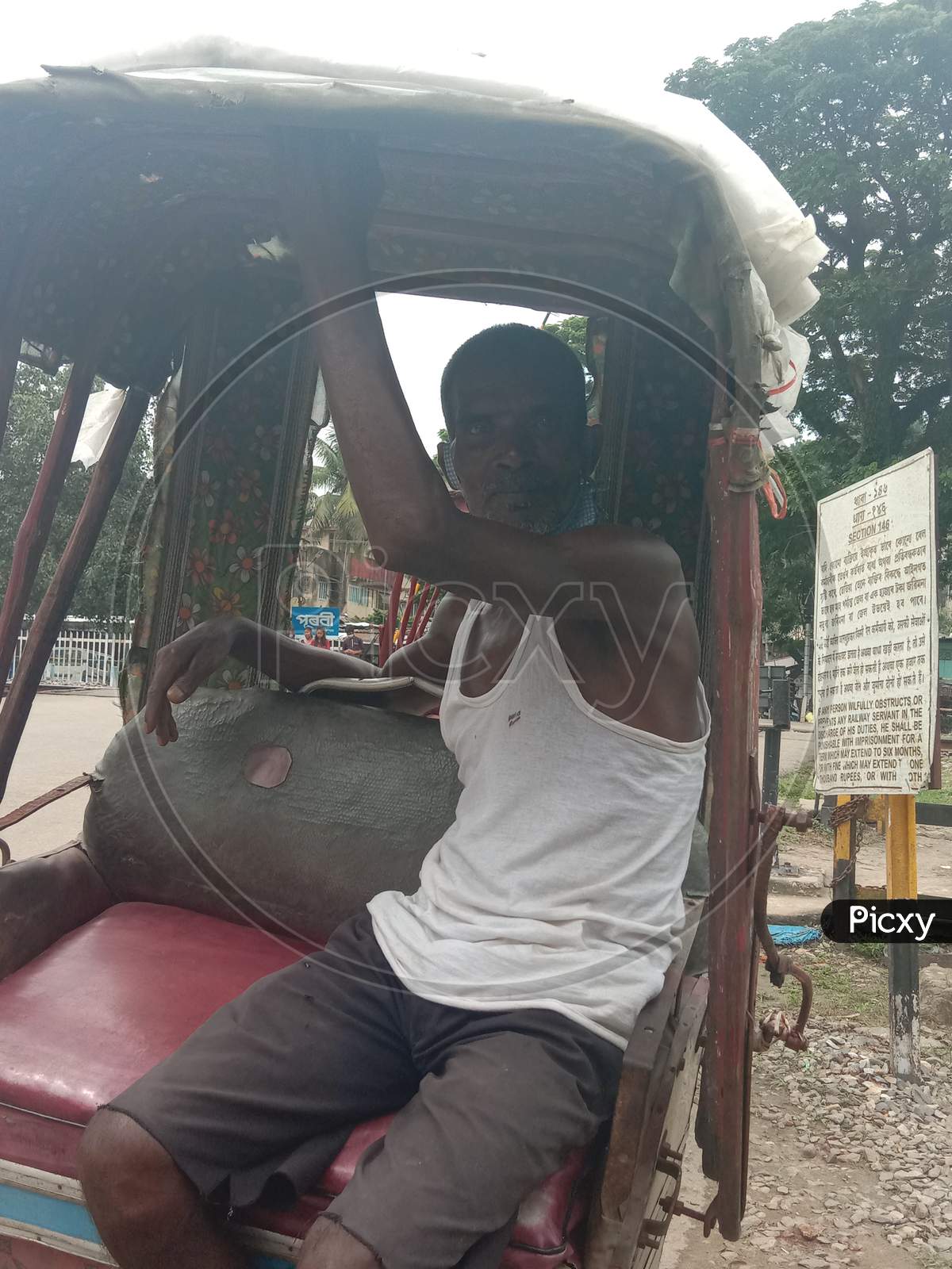 A rickshaw puller