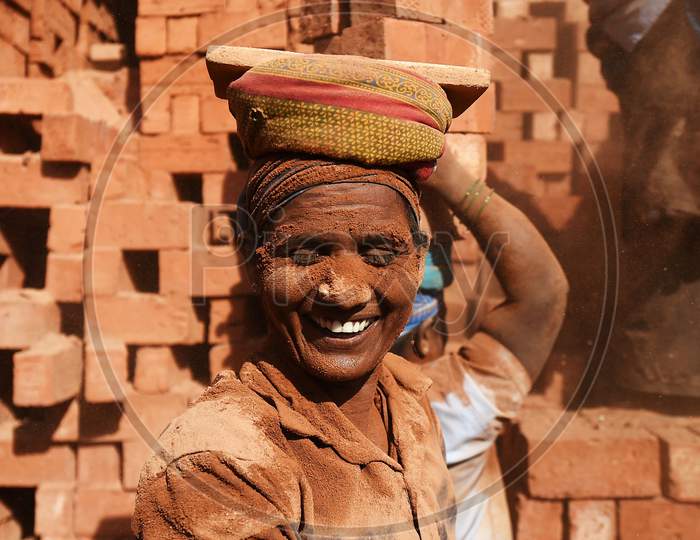 Labourers Work In A Brick Kiln, During The Ongoing Covid-19 Lockdown, In Chennai, Wednesday, Aug.25.2020