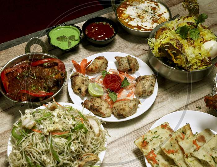 Restaurant food Indian, Chines, Tandoori