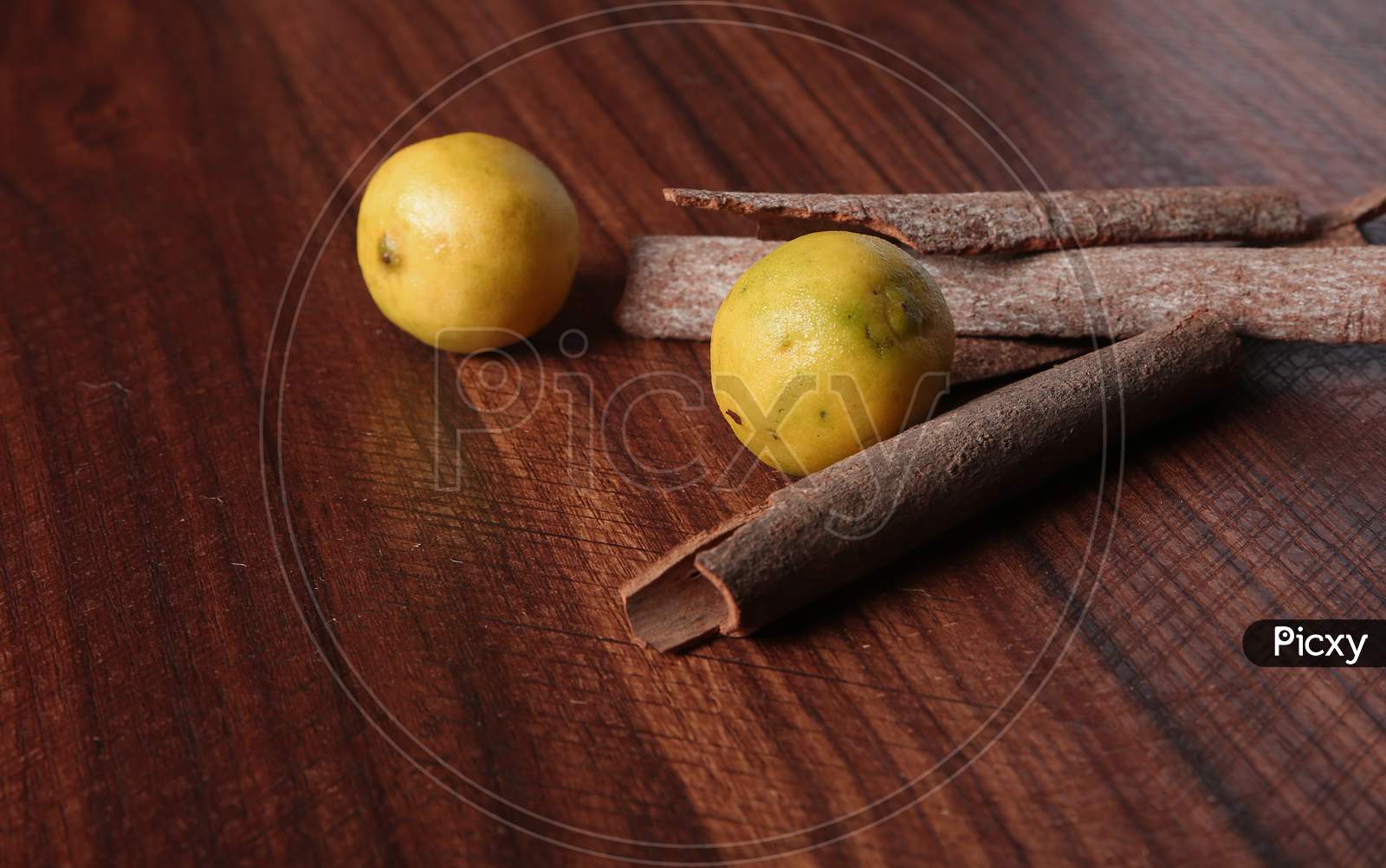 cinnamon with two lemon
