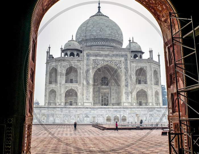 One Of The Seven Wonders Of The World - Taj Mahal , Agra Is The Best Heritage Place To Visit While In India..