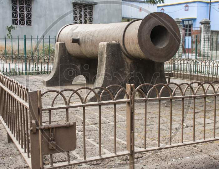 The old historical cannon uesd by Kings.