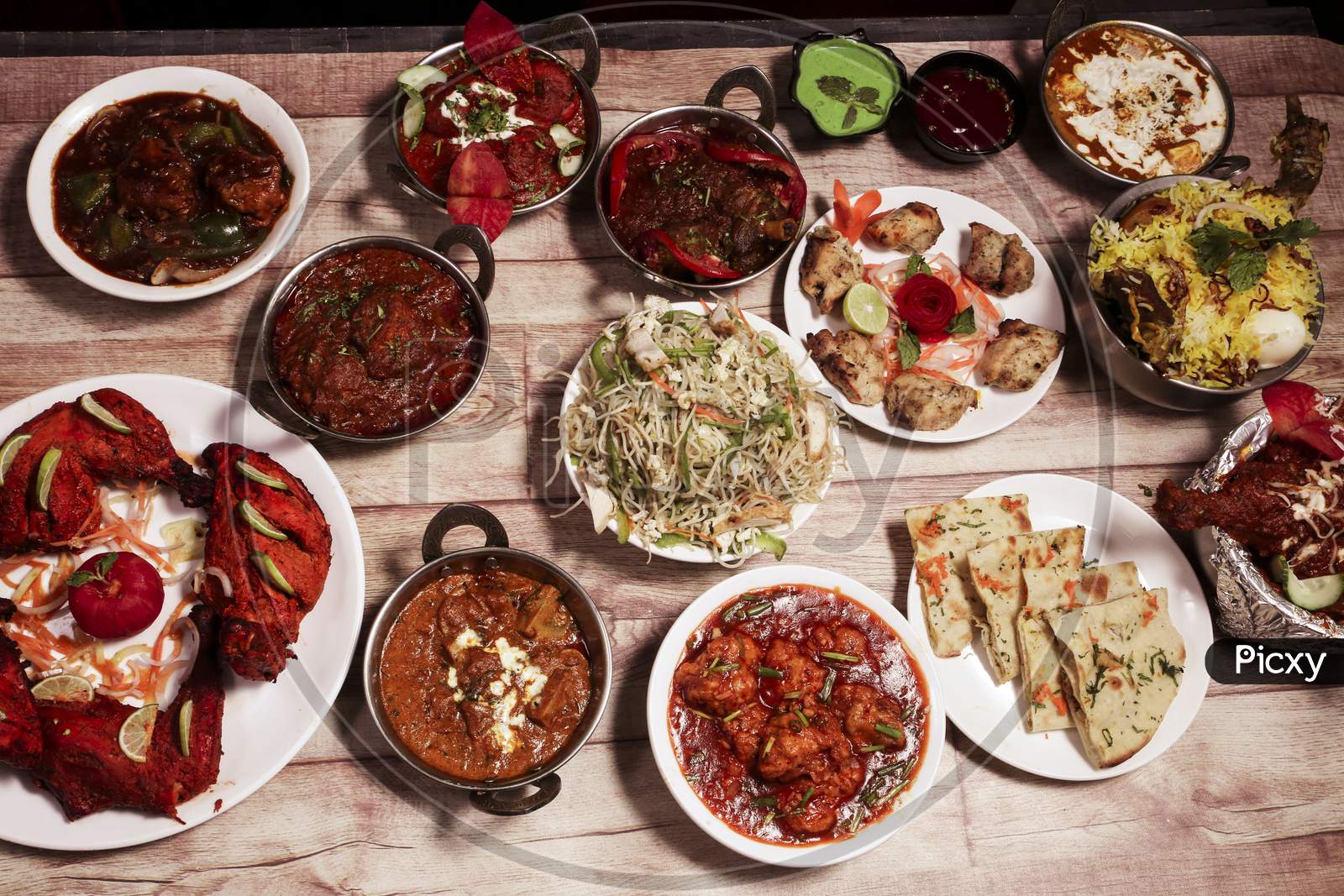 Restaurant food Indian, Chines, Tandoori