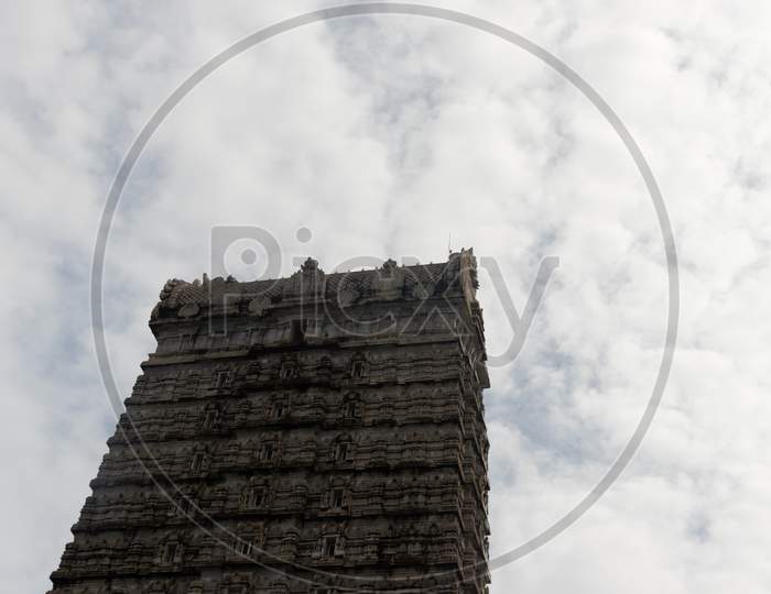 Murdeshwar Rajagopuram Isolated Temple Entrance With Flat Sky From Down Angles