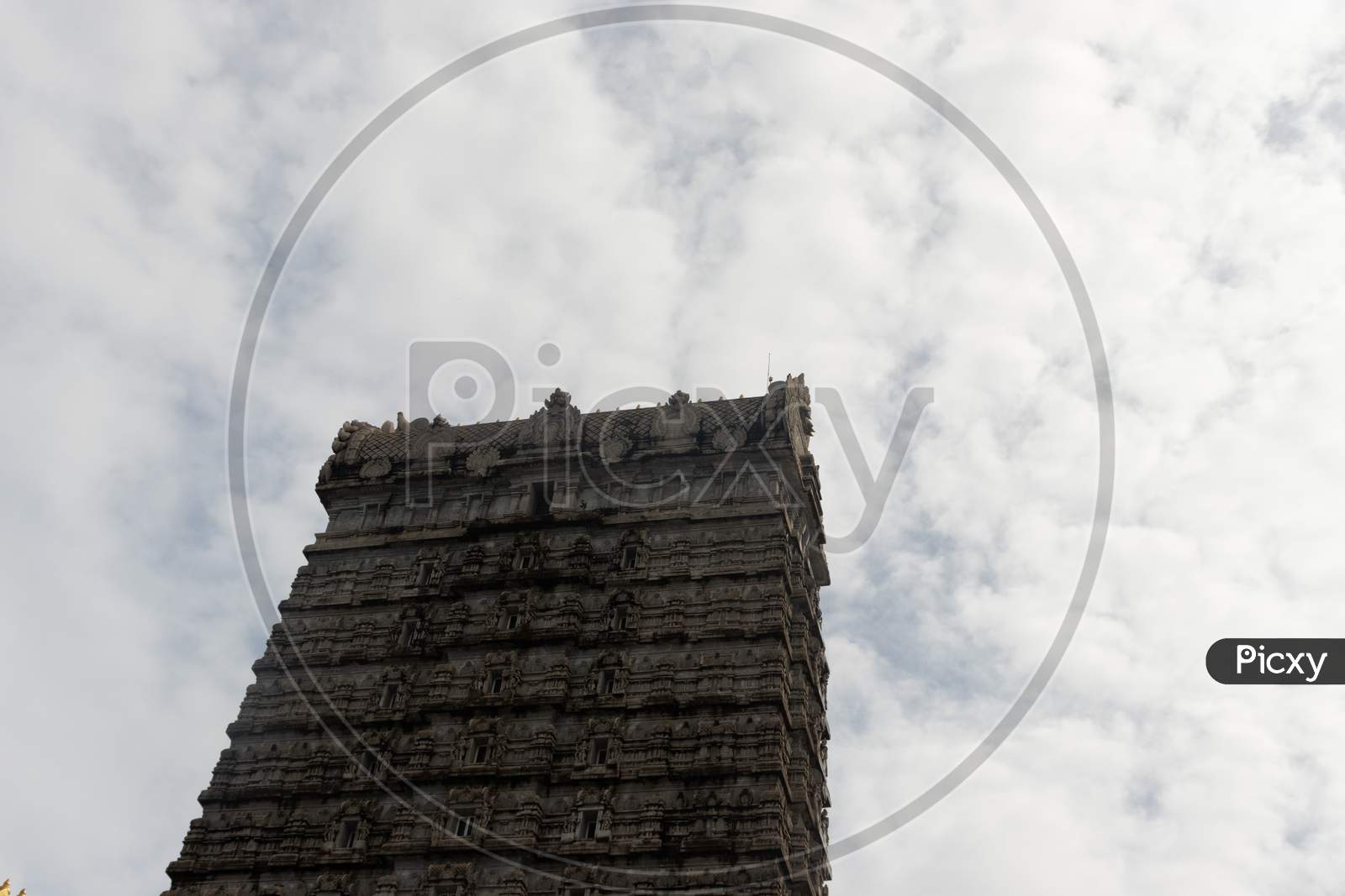 Murdeshwar Rajagopuram Isolated Temple Entrance With Flat Sky From Down Angles