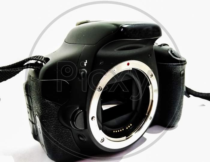 A picture of dslr with white background