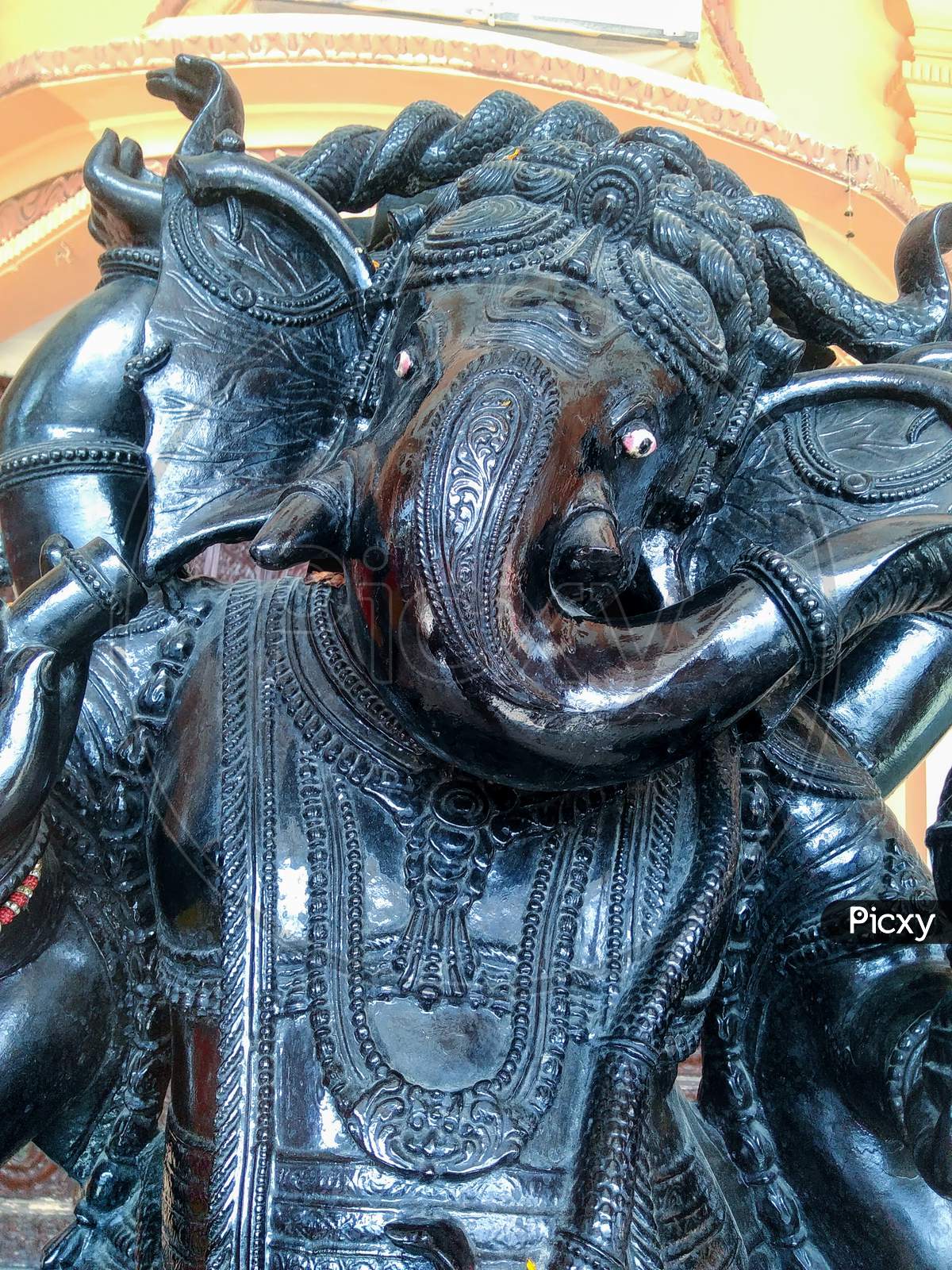 Ganpati Bappa Ganesh statue