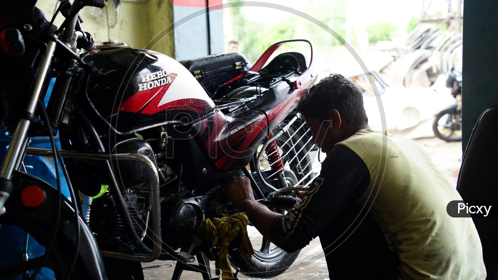 Bike Repair Stock Photo  Download Image Now  Motorcycle Auto Repair  Shop Repairing  iStock