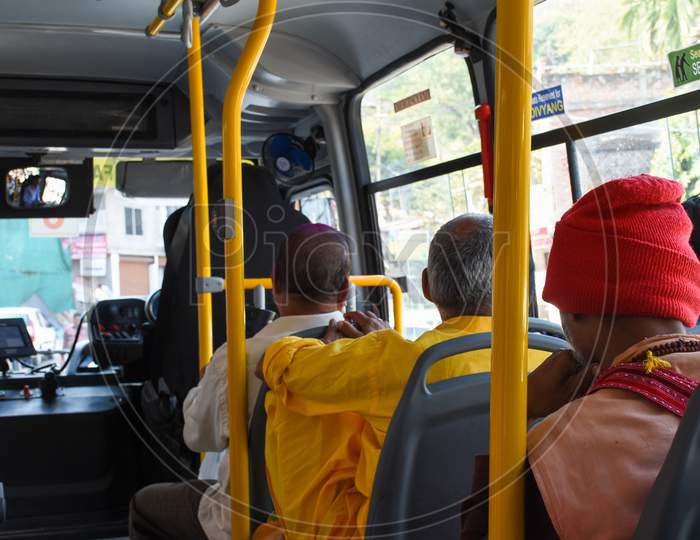 Inter district bus travel during Corona virus pandemic . Public transport . Maintaining social distancing .