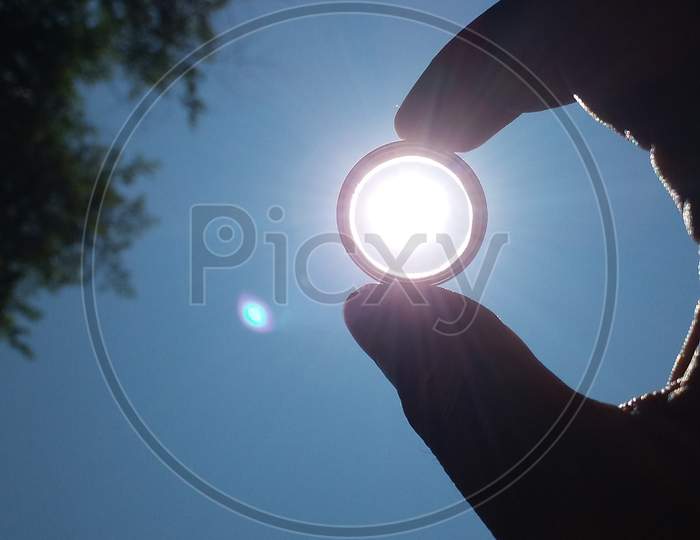Sunlight photography ideas with ring