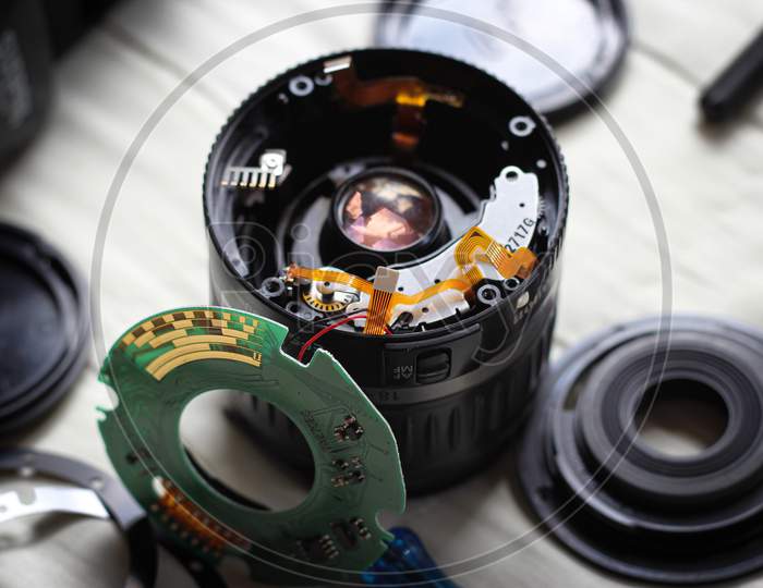 DSLR Lens opened