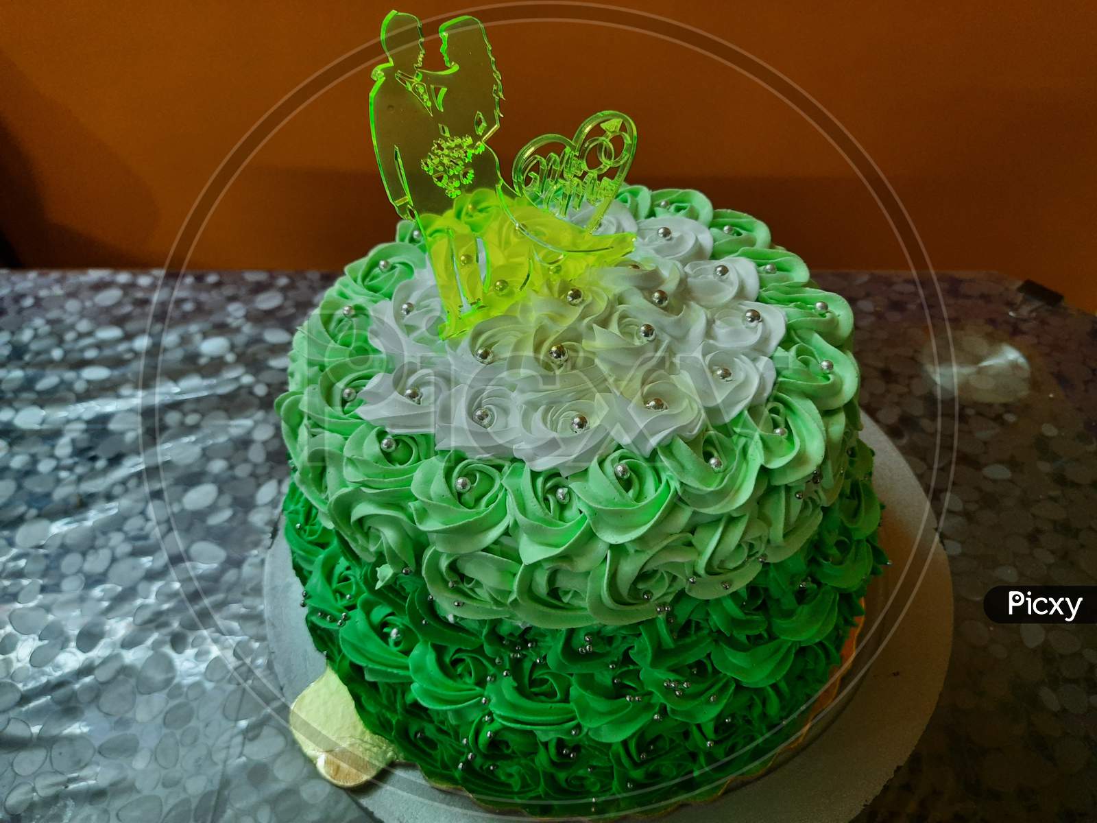 Green color cake