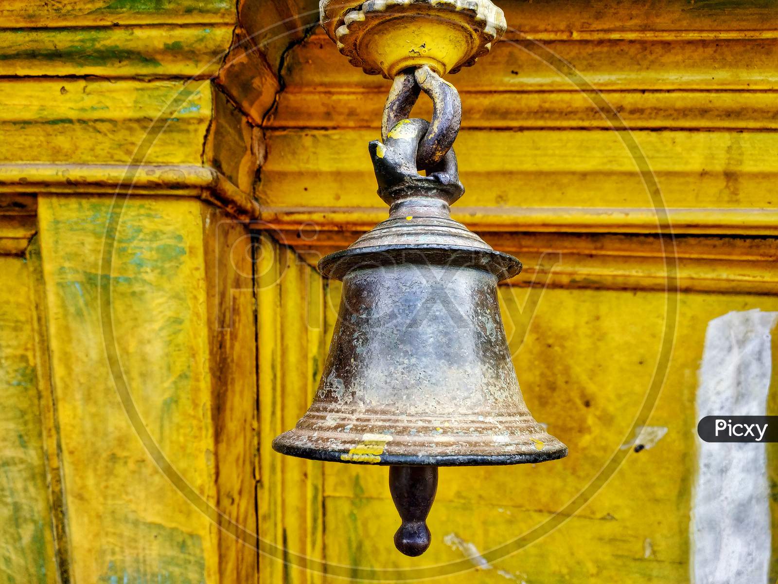 Bell on the Chariot