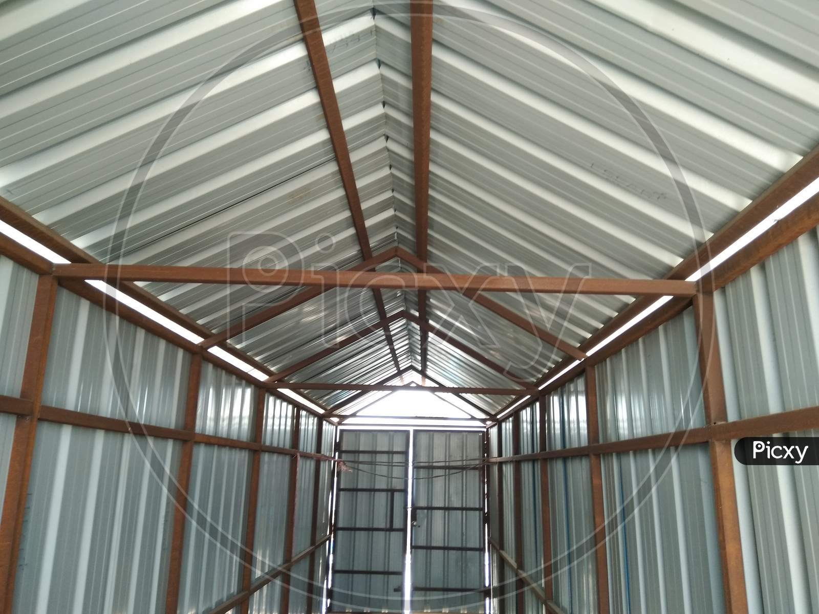 A picture of tin shade for roof