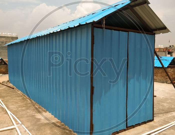 A picture of tin shade for roof