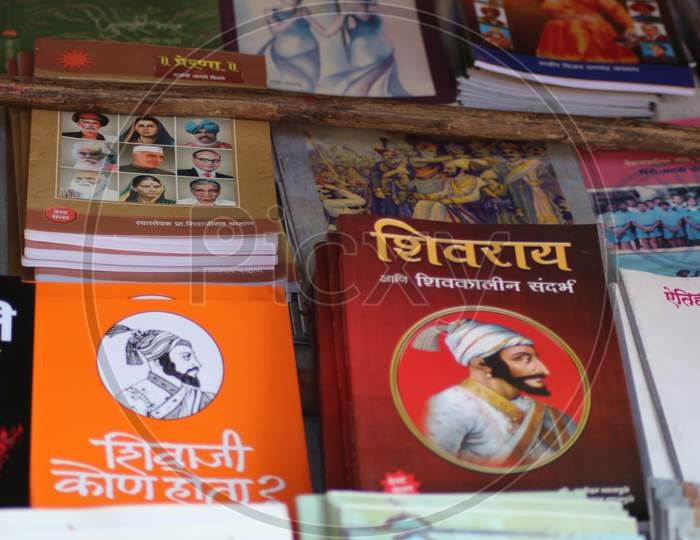 books of shivaji maharaj for sell at Mahabaleshwar