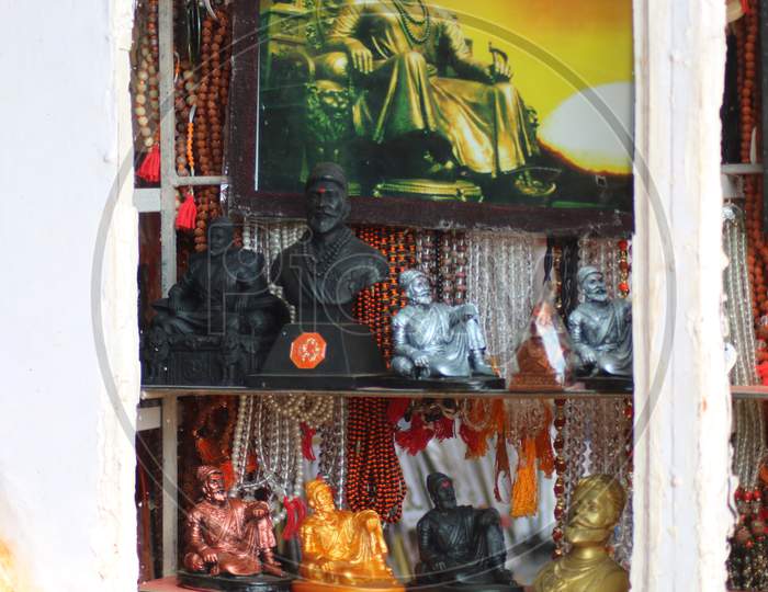 Statue of shivaji maharaj for sell at Mahabaleshwar