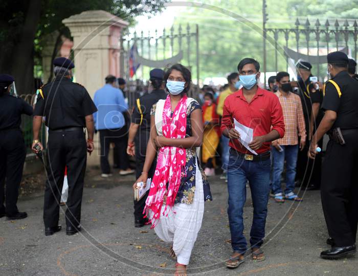 No Social Distancing Rules Followed By Applicants Who Arrived To Attend B Ed Entrance Examination During Lockdown To Slow The Spread Of The Coronavirus Disease (Covid-19) At Allahabad Central University In Prayagraj, August 9, 2020.