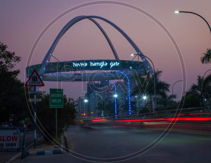 Biswa Bangla Gate, The Gateway To This City Of Joy Has A Restaurant That Will Host The City’S Very First Hanging Restaurant Offering You 360-Degree Views Of The City. Newtown, India On December 2019
