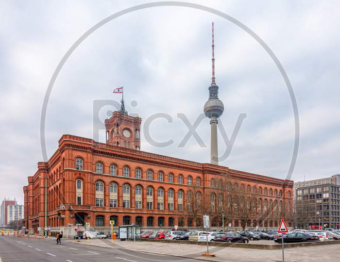 Rotes Rathaus Berlin City Hall And Berliner Fernsehturm In Berlin, Germany