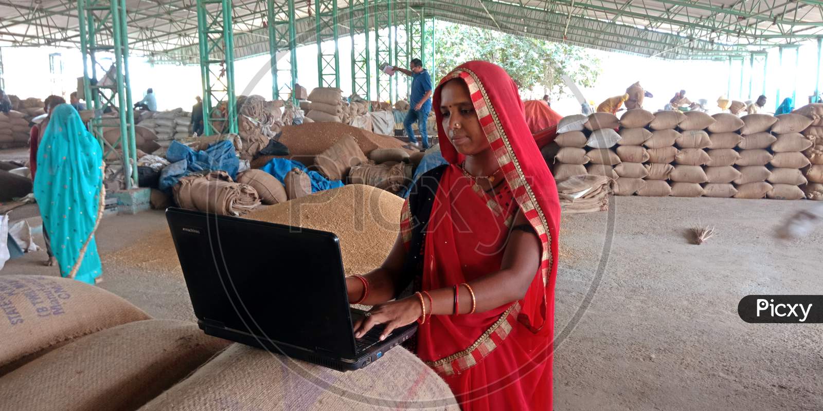 Laptop Technology Using By Indian Poor People.