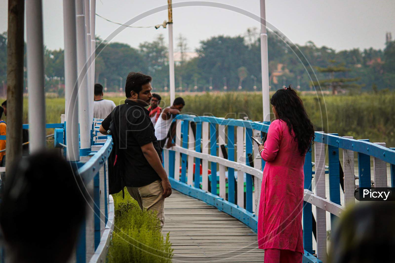 Newly Married Couple Traveling In Calcutta