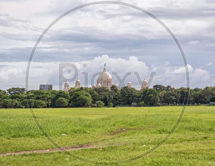 City Scape Horizon View Of Maidan Park In Kolkata (Calcutta) With The Victoria Memorial