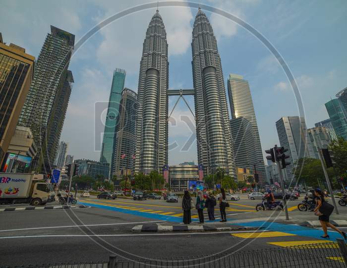 Petronas Twin Towers, Jalan Ampang, Kuala Lumpur / Malaysia - 09 09 2019 Petronas Towers Tallest Buildings in the World