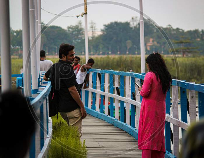 Newly Married Couple Traveling In Calcutta