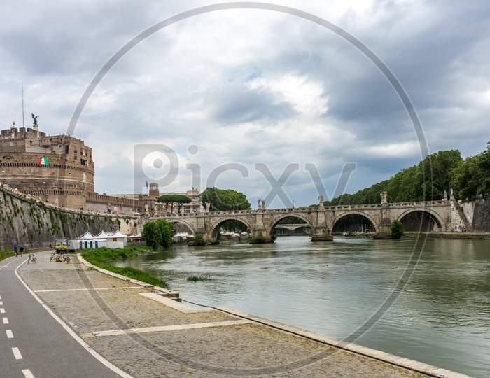 Rome, Italy - 23 June 2018: Ponte Sant'Angelo, Once The Aelian Bridge Or Pons Aelius On The Tiber River