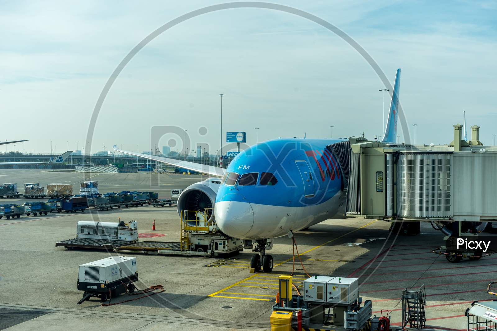Schiphol, Amsterdam, Netherlands - 4 November 2018 : Tui And Klm Planes Waiting At The Airport Dock