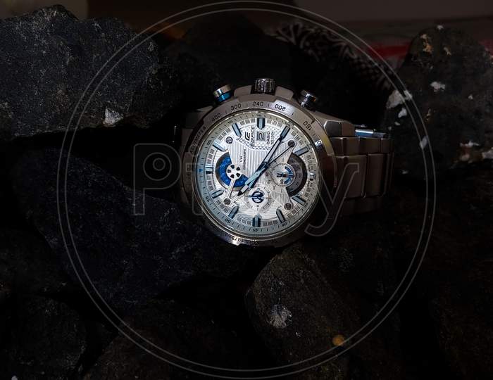 Casio Edifice chronograph watch white dial steel strap belt metal