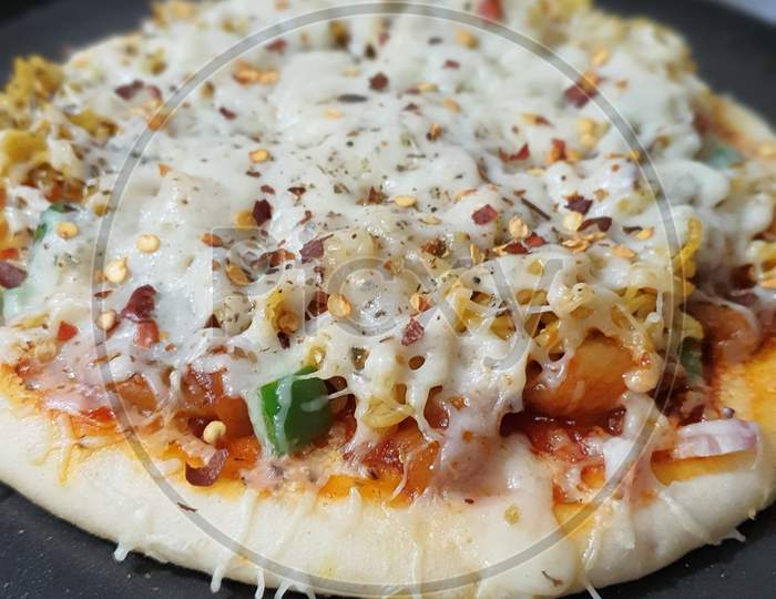 Pasta Pizza with extra Cheese