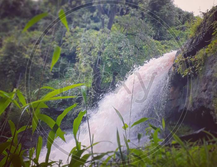 Waterfall, ghubadi Waterfall