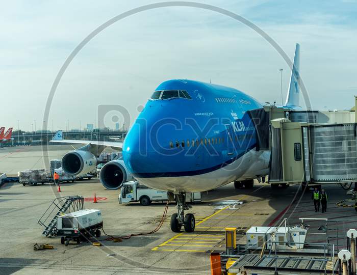 Schiphol, Amsterdam, Netherlands - 4 November 2018 : Klm A380 Planes Waiting At The Airport Dock With Ing Bank Sponsor Advertisements