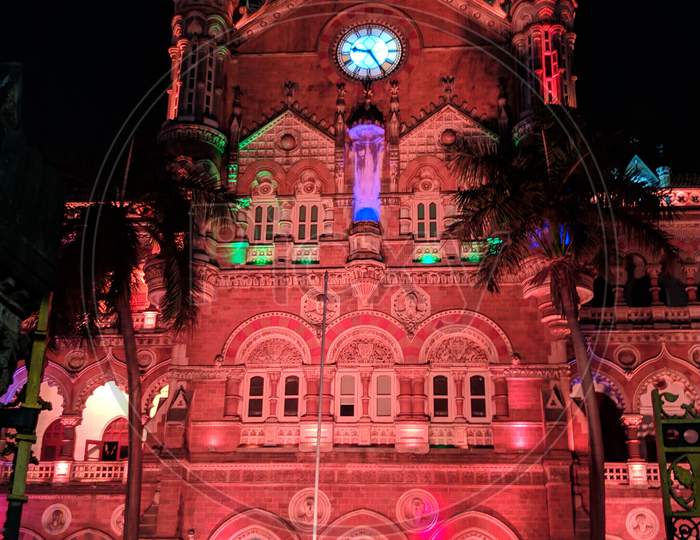 CST Mumbai, evening, red, street photo