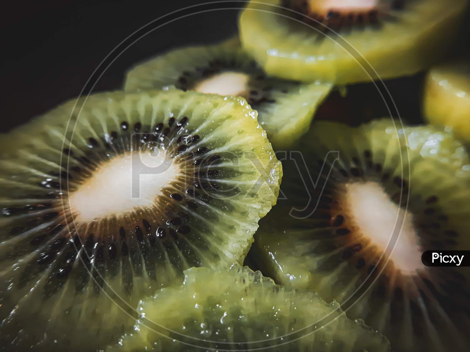 Macro photography of kiwifruit.