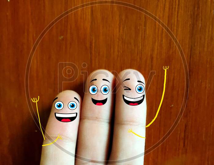 Group of 3 friends made with fingers.