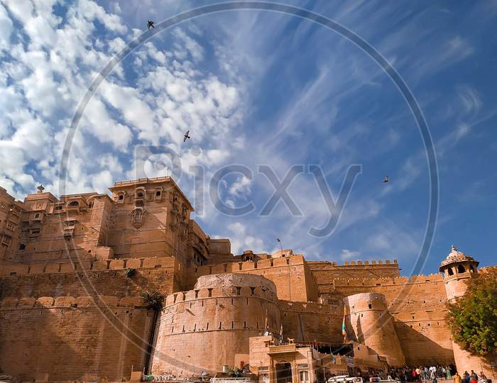 This is a photograph of historical Jaisalmer fort.