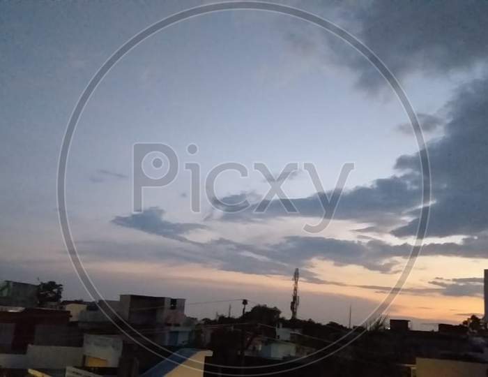 Sky photography, beautiful sky view in city