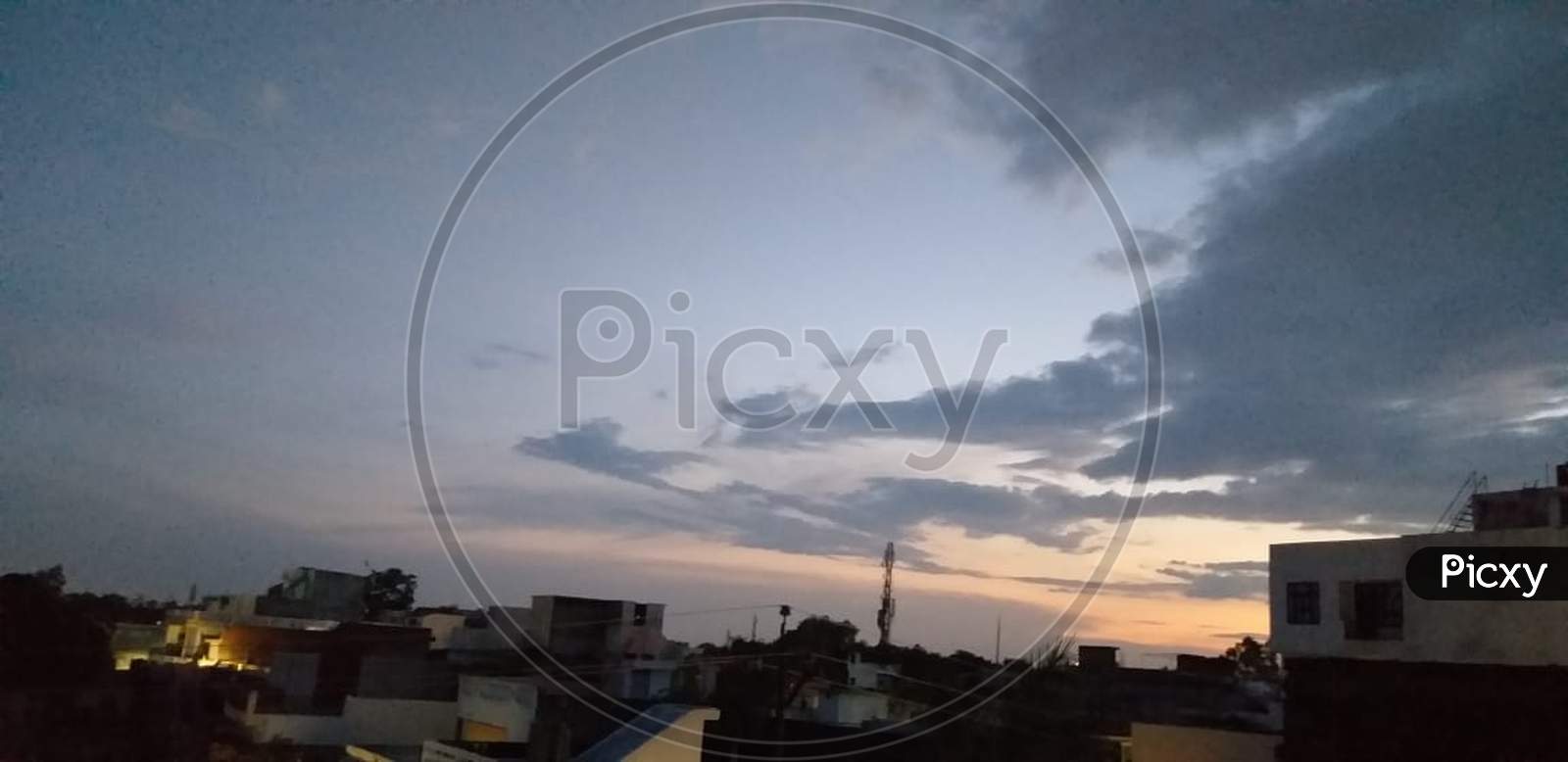 Sky photography, beautiful sky view in city