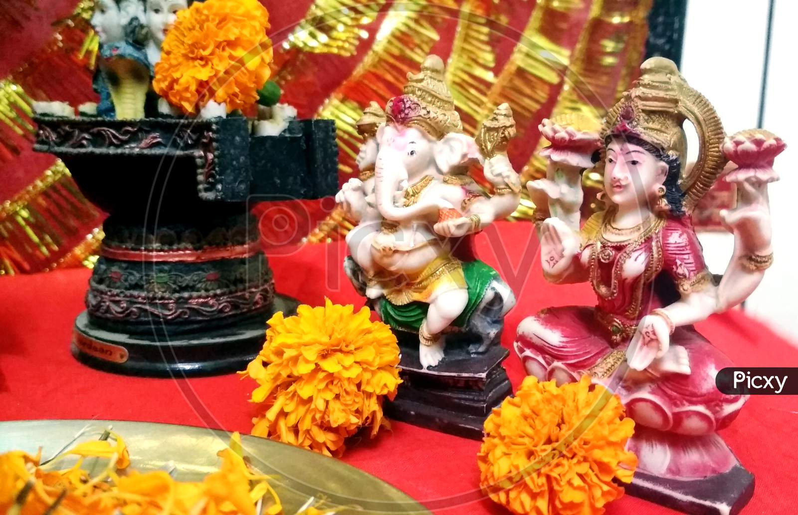 Lord Ganesha And Goddess Laxmi - Hindu Religion And Indian Celebration Of Diwali Festival