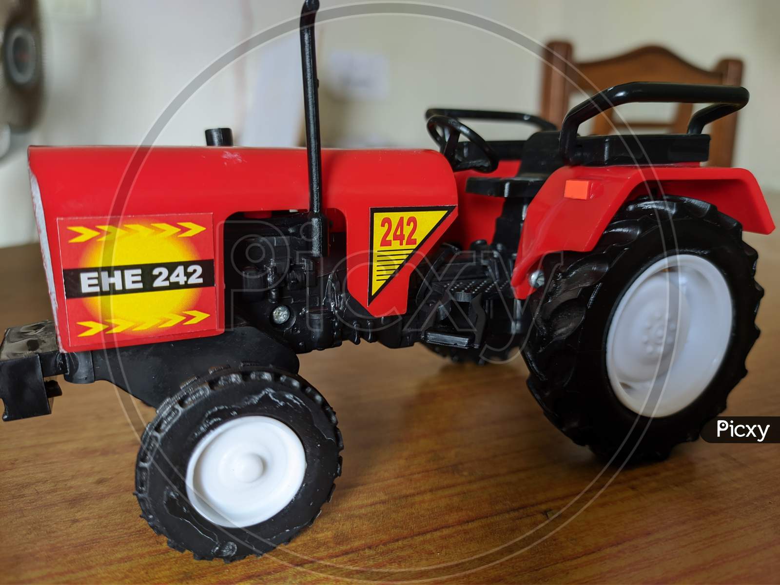 Tractor toy with side look