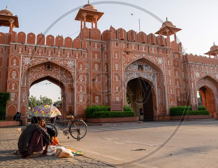 People sitting and talking near Ajmeri Gate, Jaipur