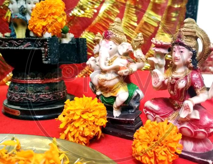 Lord Ganesha And Goddess Laxmi - Hindu Religion And Indian Celebration Of Diwali Festival